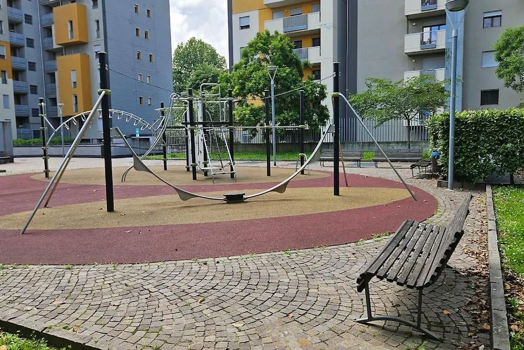 13Th Floor, Garage Gratis, Metro M5 A 200Mt, Giardino Giochi, Bicocca Apartment Milan Italy